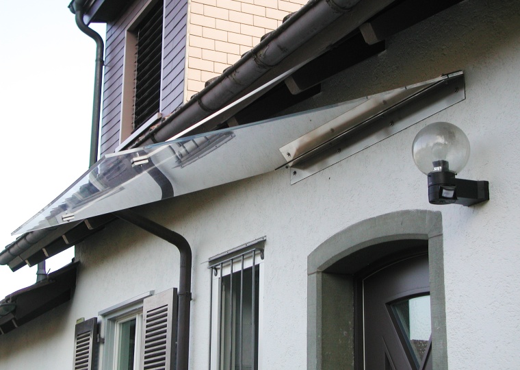 Glas Vordach