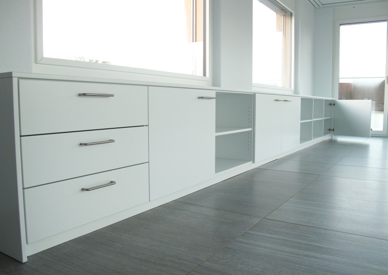 Weisses Sideboard